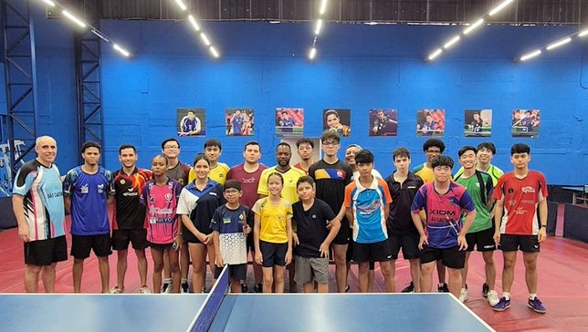 Intercâmbio de treinamento entre atletas e técnico