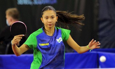 Giulia Takahashi e Leonardo Iizuka estão a uma vitória de garantir medalhas nos WTT Youth Contenders da Eslováquia e da Hungria