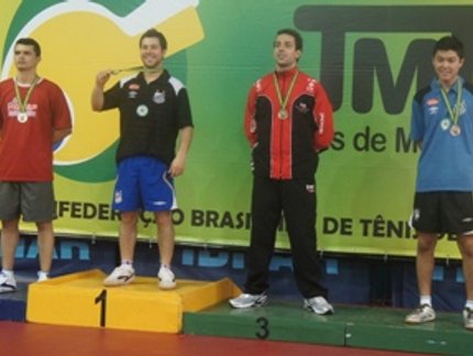 HUMBERTO MANHANI DERROTA ISRAEL BARRETO E FICA COM O OURO