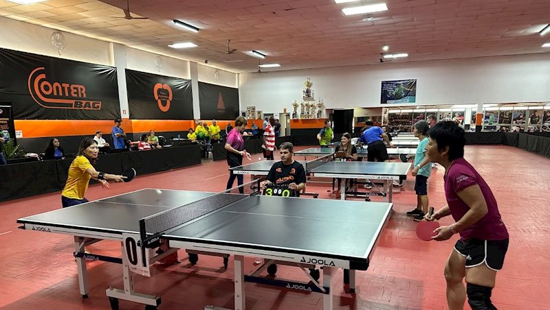 Mesa-tenistas da melhor idade jogam em Jahu (Foto:
