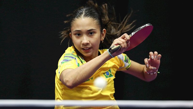 Giulia Takahashi iniciou a competição vencendo seu