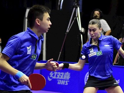 Bruna Takahashi e Vitor Ishiy vencem e avançam para as quartas de final nas duplas mistas do WTT Star Contender