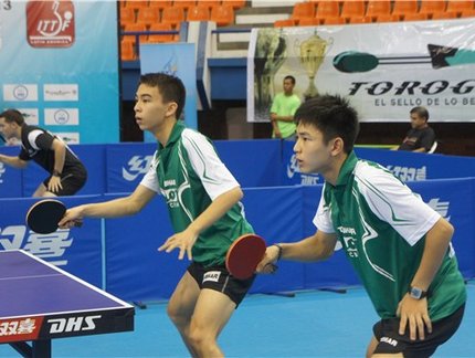 Eric Jouti e Vitor Ishiy saem da disputa de duplas masculinas no Latino Americano