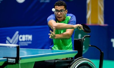 23 de abril – DIA MUNDIAL DO TÊNIS DE MESA – Cadu Moraes: paralímpico, preto, oriundo da favela e vitorioso no esporte
