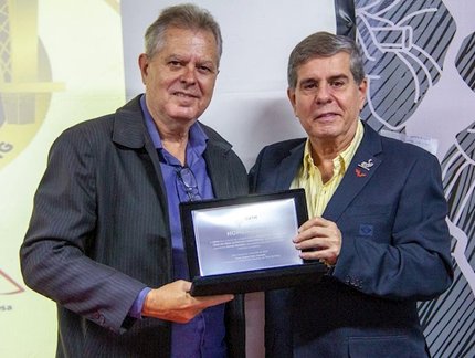 Alaor Azevedo é homenageado na festa dos 70 anos da Federação Mineira de Tênis de Mesa