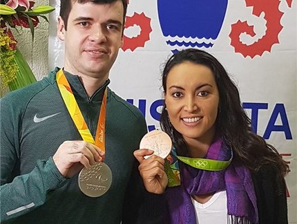 Homenageado pela Unisanta, Israel Stroh salienta : 'Começando a colocar a bandeira do tênis de mesa também no alto'