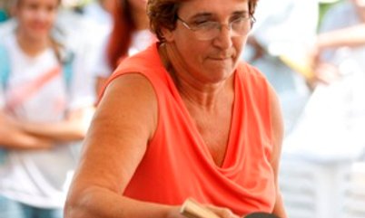 DONA IVANI ARRASA NO DESAFIO DO SAQUE