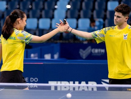 Em busca do terceiro título do ano, Lucas Romanski e Julia Hatakeyama garantem vaga na final do WTT Youth Contender do Rio de Janeiro