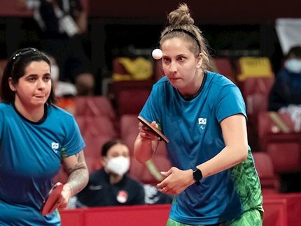 Mais uma medalha! Equipe da classe 9-10 feminina garante o pódio e vai em busca da vaga na final