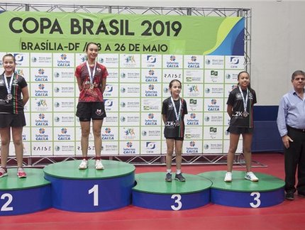 Aos 12 anos, Sofia Kano busca seguir a tradição da família no tênis de mesa