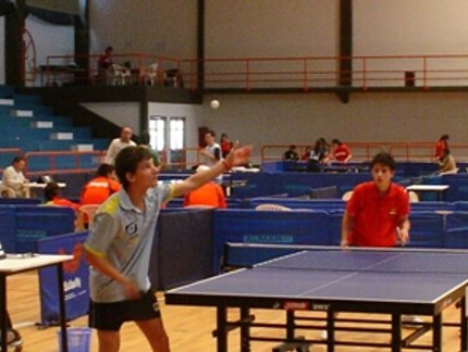 ERIC MARCA O PRIMEIRO PONTO CONTRA EL SALVADOR