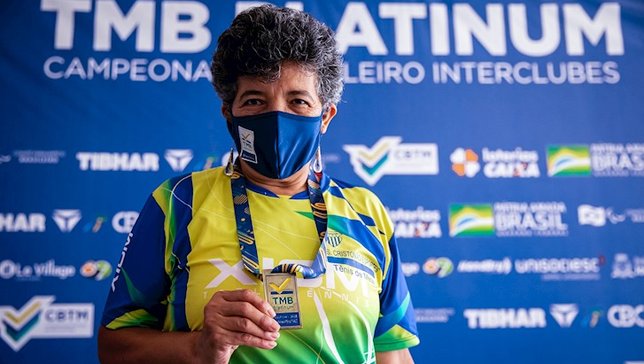 Joana Palmeira comemora o título na categoria vete