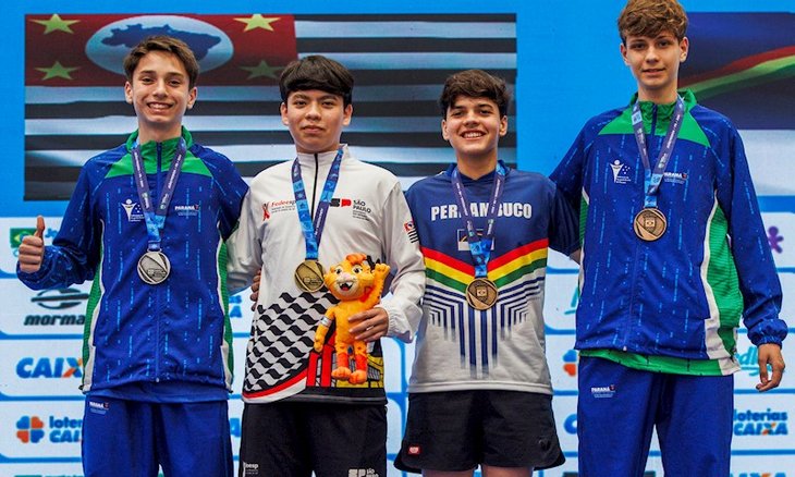 Pódio do individual masculino de tênis de mesa dos