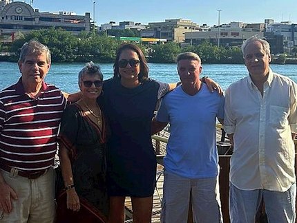 Alaor Azevedo participa de comemoração de aniversário de ex-atleta do tênis de mesa