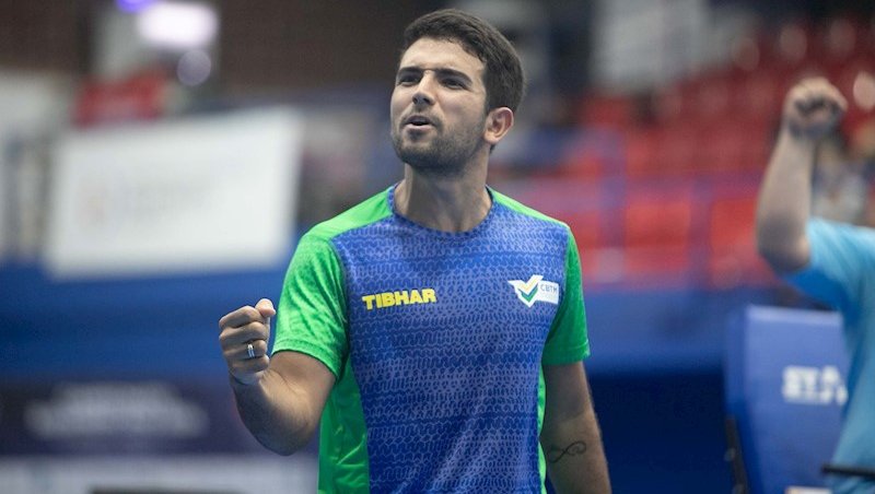 Guilherme Teodoro comemora no Paraguai. Brasileiro