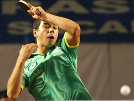 COM DESTAQUE PARA HUMBERTO, BRASIL BATE PERU