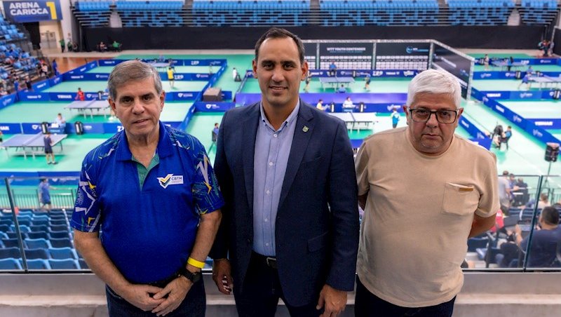 Da esquerda para a direita: Alaor Azevedo, Kenji S