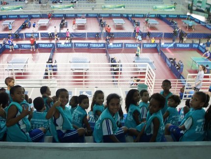 Alunos de escolas municipais de Vitória fazem a festa na Copa Brasil