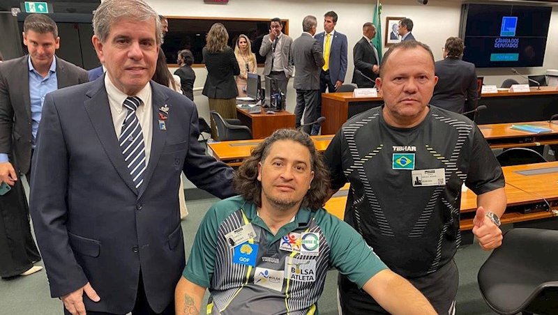 Alaor Azevedo ao lado de Aloísio Lima e Marildo No
