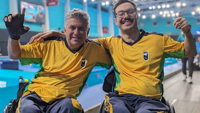 Iranildo Espíndola e Guilherme Costa comemoram em 