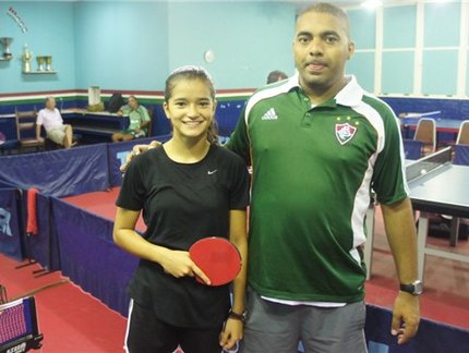 Sofia Calderano segue o caminho do irmão para evoluir no esporte
