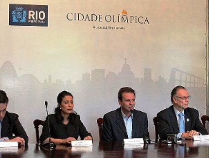 PAES LANÇA PROJETO E COI RECEBE MANIFESTO SOBRE A LINHA 4 DO METRÔ