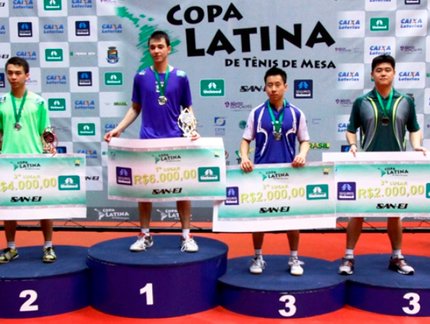 Hugo Calderano é campeão da II Copa Latina de Tênis de Mesa