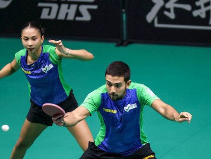 Na fase principal! Giulia Takahashi e Guilherme Teodoro vencem dupla do Cazaquistão e avançam no WTT Feeder Varazdin, na Croácia