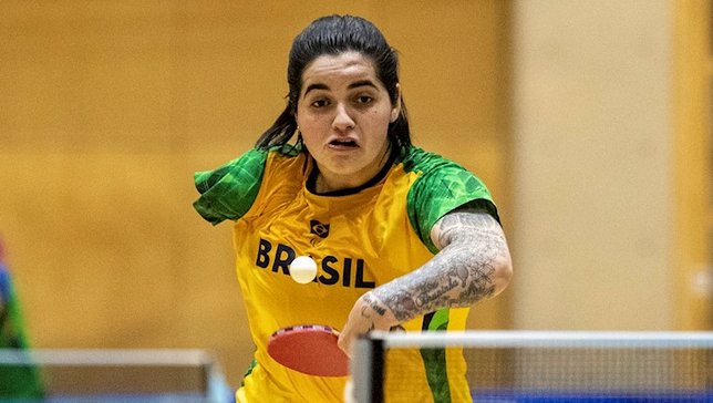 Bruna Alexandre treina em Hamamatsu, em aclimataçã