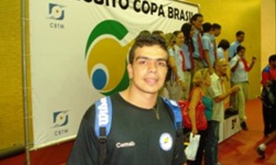 MARLON LEVA O OURO NO JUVENIL E AJUDA ASMETT A TERMINAR EM TERCEIRO
