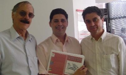 NELSON MACHADO APRESENTA LIVRO DE SUA AUTORIA