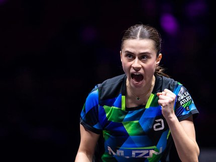 Bruna Takahashi vence na estreia e avança às oitavas do WTT Champions Chongqing