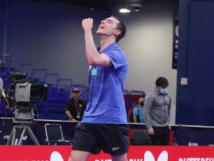 Próximo de mais uma marca histórica, Hugo Calderano está a um jogo de medalha inédita no Mundial dos Estados Unidos
