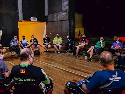 Técnicos se reúnem e formulam propostas para a melhoria das competições do tênis de mesa brasileiro