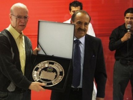 FEDERAÇÃO PERUANA PRESTA HOMENAGEM A BIRIBA