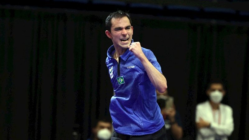 Hugo Calderano volta a alcançar as oitavas de fina