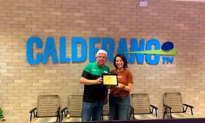 Presidente da CBTM entrega homenagem a Hugo Calderano no Rio de Janeiro