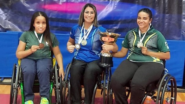 Raiza da Silva, Thaís Severo e Juliana da Silva co