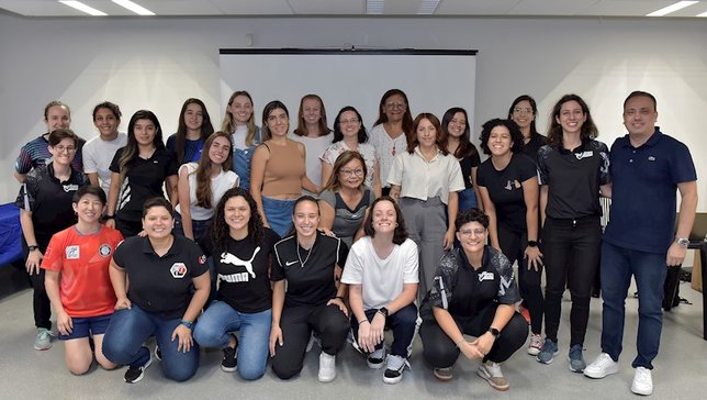 Com duração de 20 horas/aula, o curso foi ministra