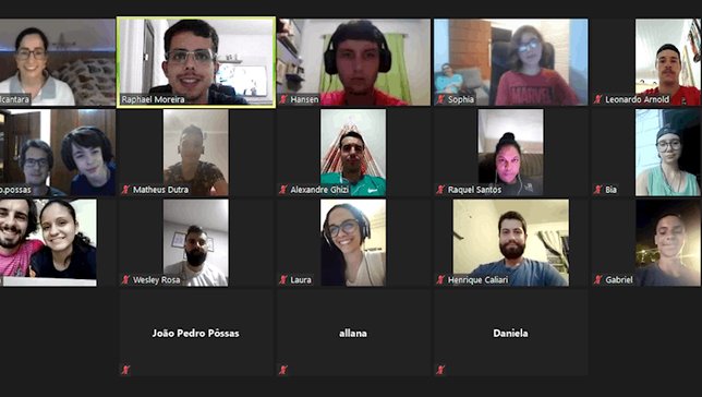 Jovens atletas paralímpicos do tênis de mesa participam de evento de preparação para a temporada