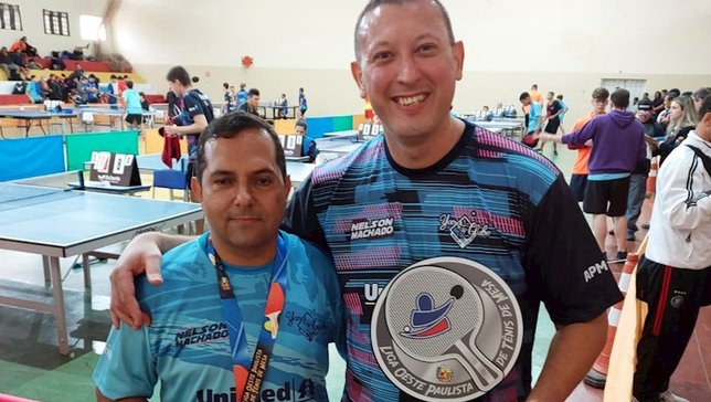 Alexandre Bitencourt e Jorge Campos brilharam no v