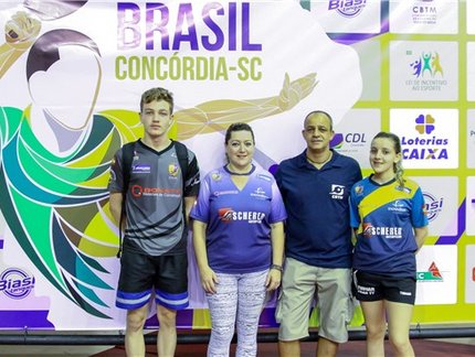 Fidelidade ao tênis de mesa passa por toda a família