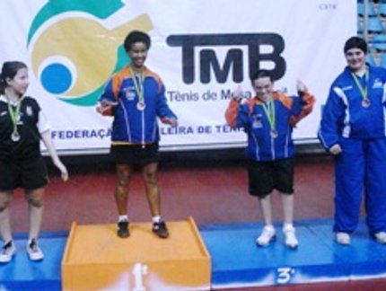 DINA FICA COM O OURO E JÁ PENSA NO PARAPANAMERICANO