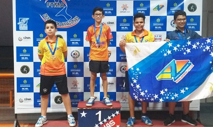 Vitor Negreiros, atleta da Lassalista, no alto do 