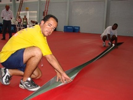 EQUIPE SE ESFORÇA PARA DEIXAR ESTRUTURA IMPECÁVEL
