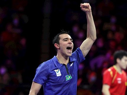 Não deu nem pra saída! Calderano amassa chinês na estreia e já está entre os oito melhores do WTT Cup Finals