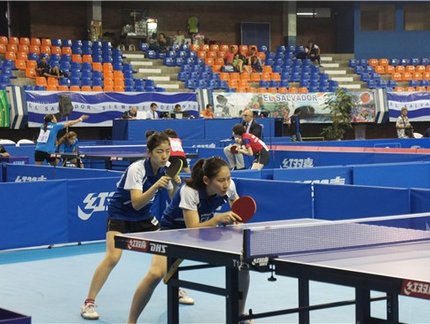 Caroline Kumahara e Katia Kawai avançam no torneio de duplas femininas