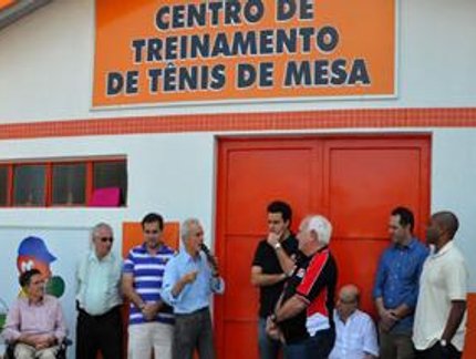 VEREADORES PARTICIPAM DE INAUGURAÇÃO DO CENTRO DE TREINAMENTO