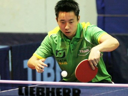 GUSTAVO TSUBOI VENCE SEUS DOIS JOGOS, MAS VILLENEUVE EMPATA