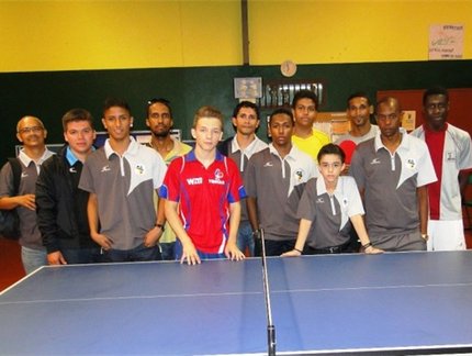 Técnico cubano comanda treino para brasileiros no clube Mont Jouly